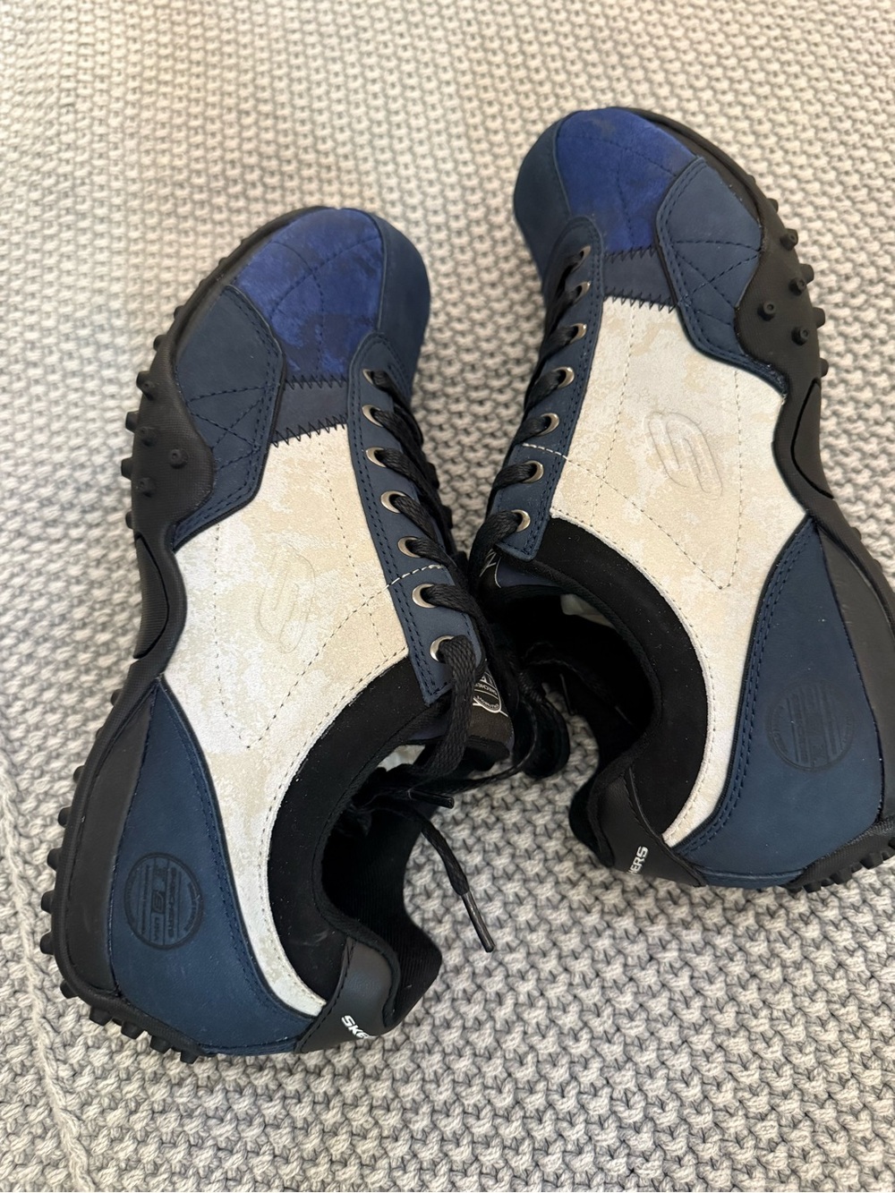 Skechers Navy Blue and Light Gray Low-Top Sneakers - Picture 6 of 8